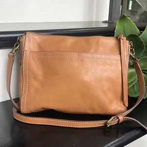 Fossil genuine leather, Crossbody shoulder, Handbag purse tan.  Good condition.
